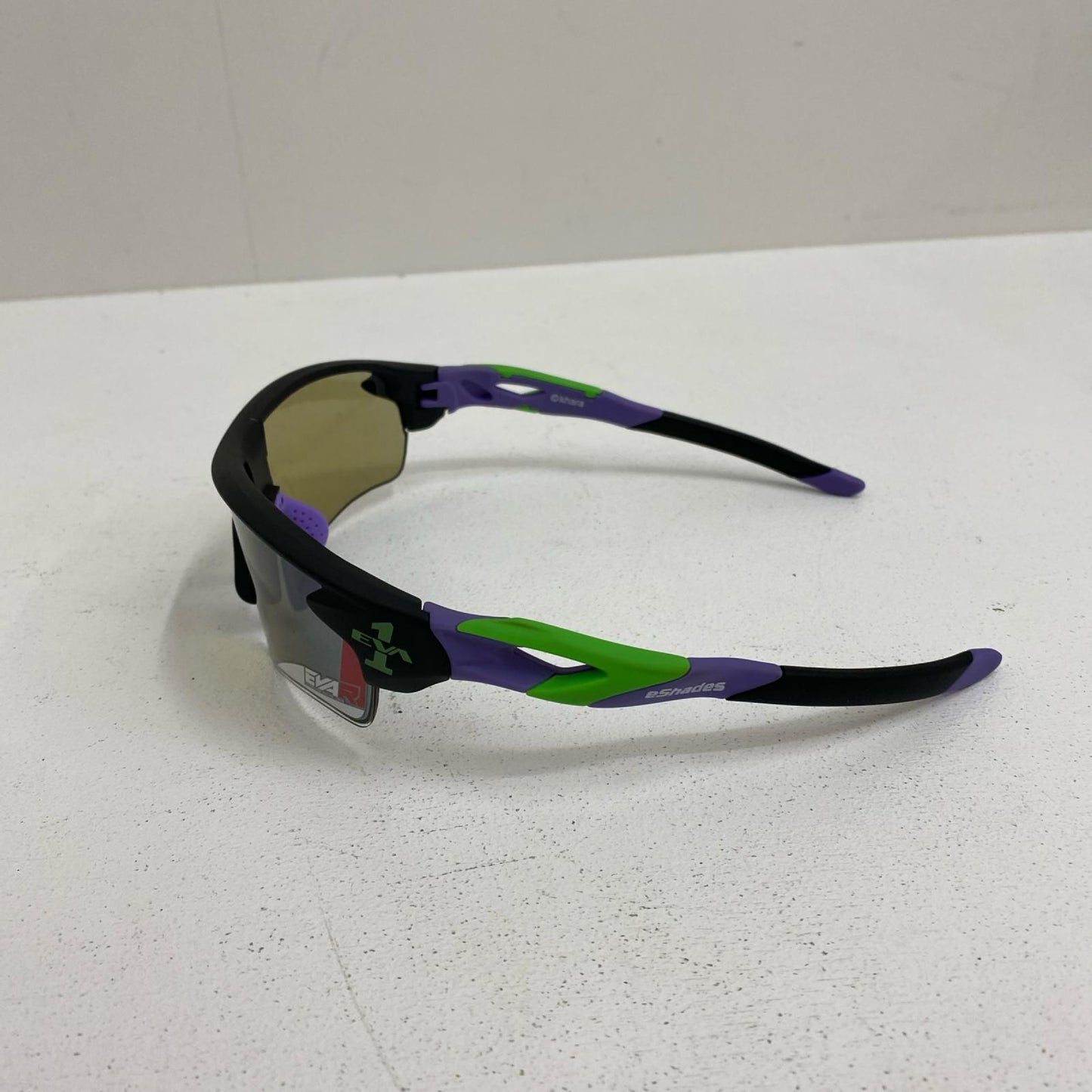 eShades × EVANGELION 初号機ﾓﾃﾞﾙ ゴルフサングラス 箱、ｹｰｽ有【加古川店】