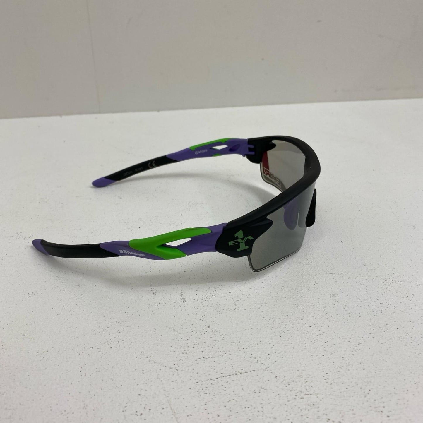 eShades × EVANGELION 初号機ﾓﾃﾞﾙ ゴルフサングラス 箱、ｹｰｽ有【加古川店】