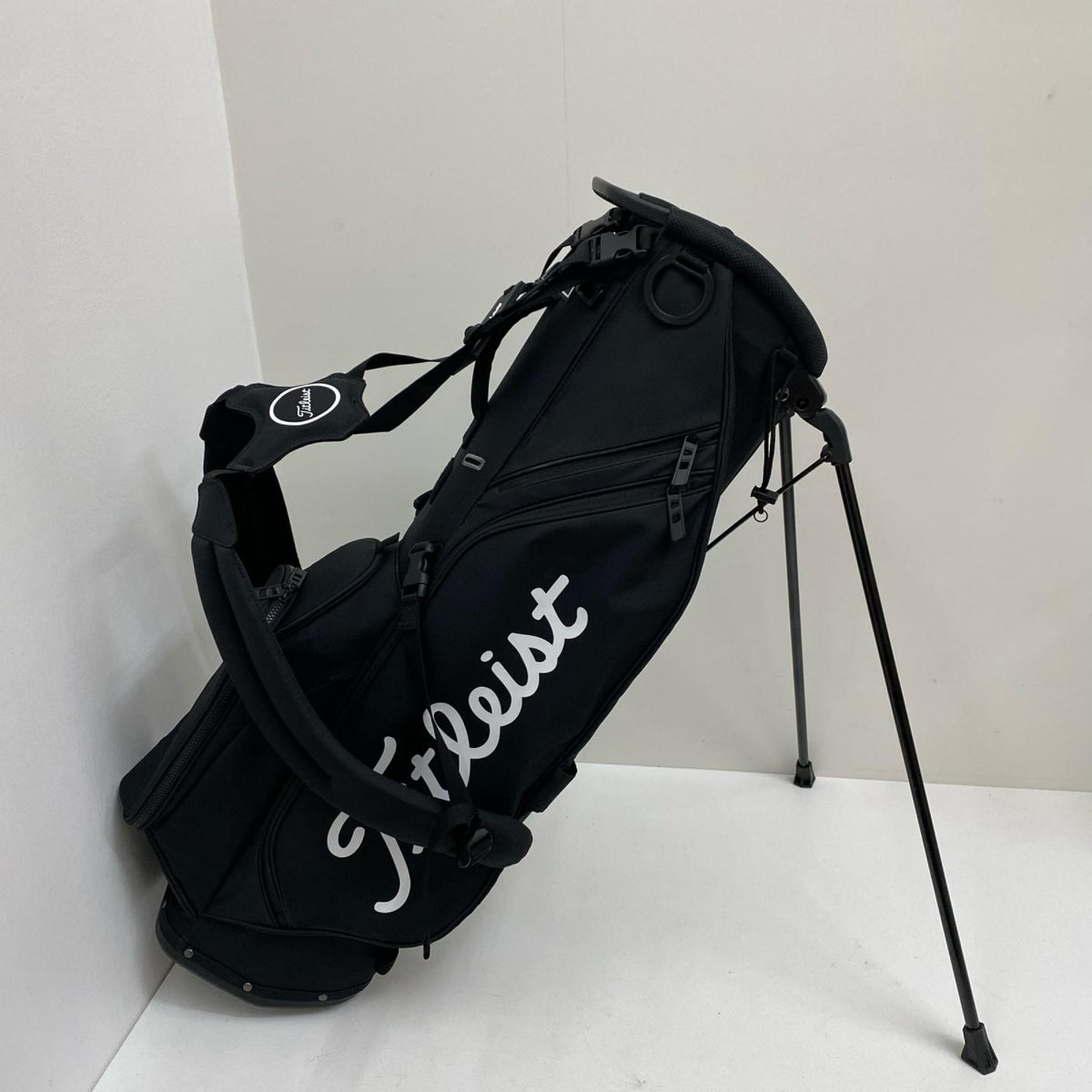 【ゴルフ用品】 Titleist | タイトリスト Titleist キャディバッグ TB26SX4A Players S4 ｽﾀﾝﾄﾞｷｬﾃﾞｨﾊﾞｯｸﾞ ﾌｰﾄﾞ付属(ﾎﾟｹｯﾄ中)【加古川店】