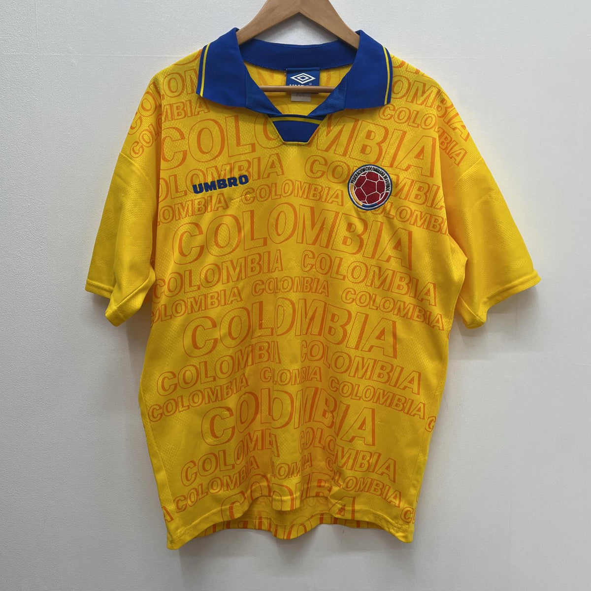 UMBRO 90s ｺﾛﾝﾋﾞｱ代表 ｹﾞｰﾑｼｬﾂ size:M【加古川店】