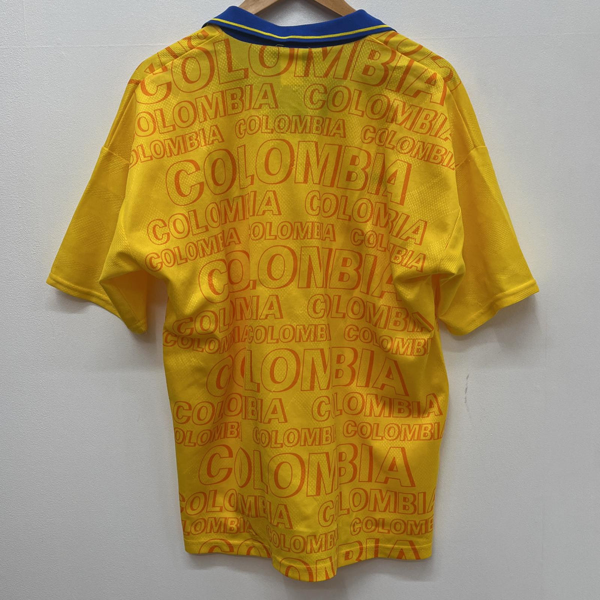 UMBRO 90s ｺﾛﾝﾋﾞｱ代表 ｹﾞｰﾑｼｬﾂ size:M【加古川店】