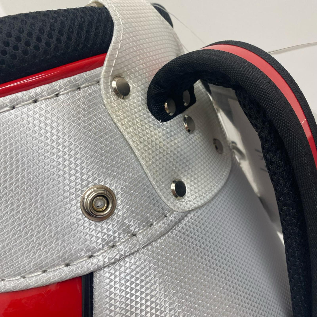 【ゴルフ用品】 BRIDGESTONE | ブリヂストン BRIDGESTONE キャディバッグ CBG21Y 軽量ｷｬﾃﾞｨﾊﾞｯｸﾞ ﾀｸﾞ付き ﾌｰﾄﾞ有【加古川店】