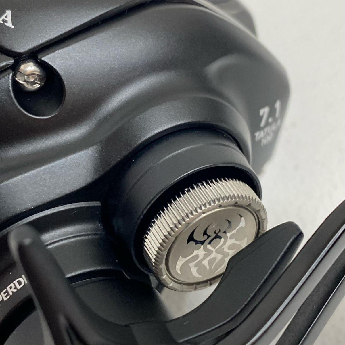 【フィッシング/釣り/釣具/リール】 【ベイトリール/左ハンドル】Daiwa | ダイワ 24タトゥーラTW 100HL【加古川店】