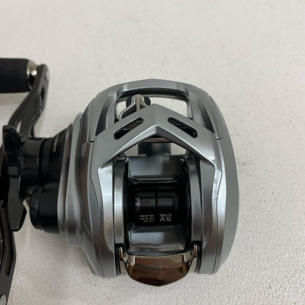 【フィッシング/釣り/釣具/リール】 【ベイトリール/左ハンドル】Daiwa | ダイワ 21アルファス カスタムハンドル 800HL【加古川店】