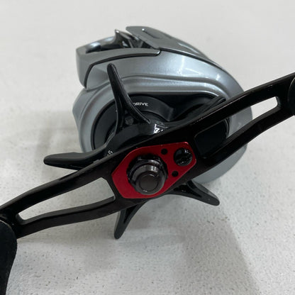 【フィッシング/釣り/釣具/リール】 【ベイトリール/左ハンドル】Daiwa | ダイワ 21アルファス カスタムハンドル 800HL【加古川店】