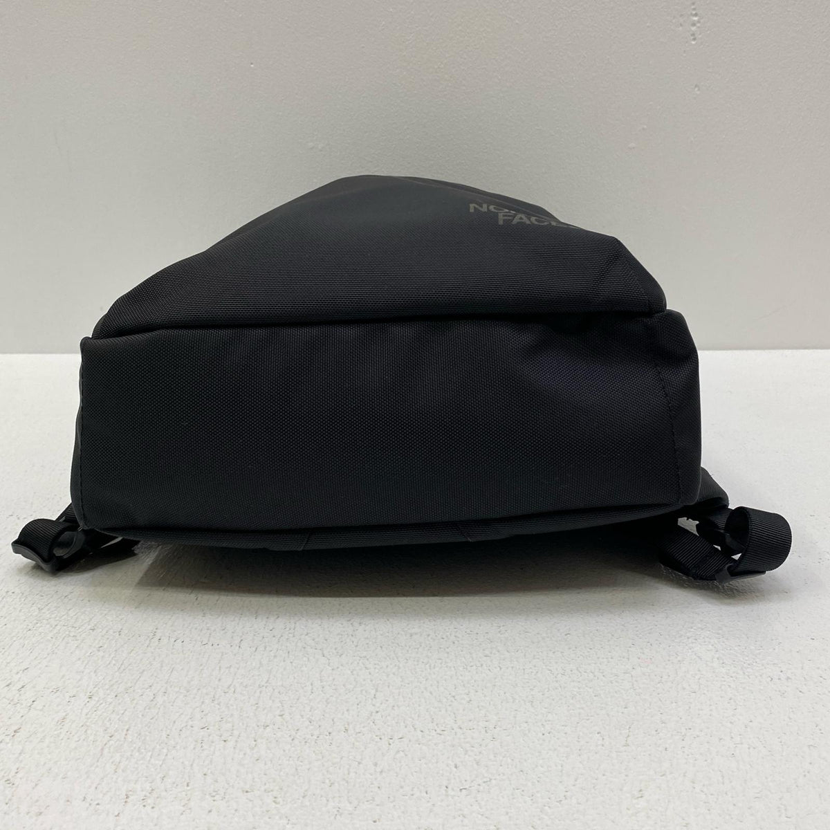 THE NORTH FACE | ザ・ノースフェイス Shuttle Daypack Slim リュック・デイパック NM82330 ブラック【加古川店】