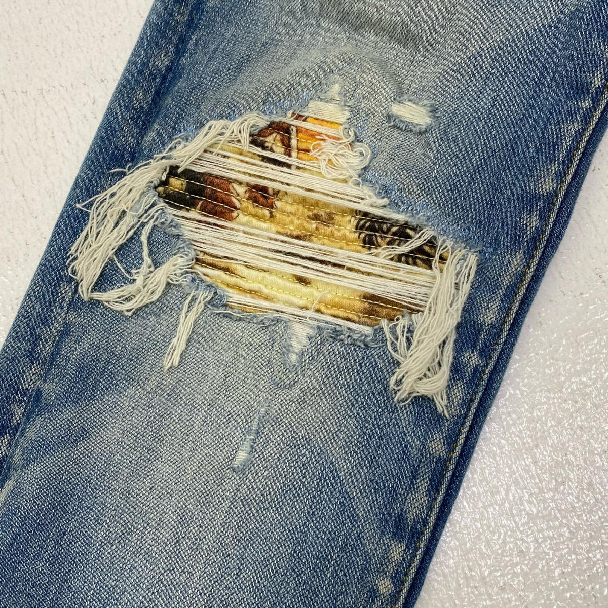 AMIRI | アミリ ンダナクラッシュリペア加工 デニムパンツ SR3SS22MDS001SAMDSI【加古川店】