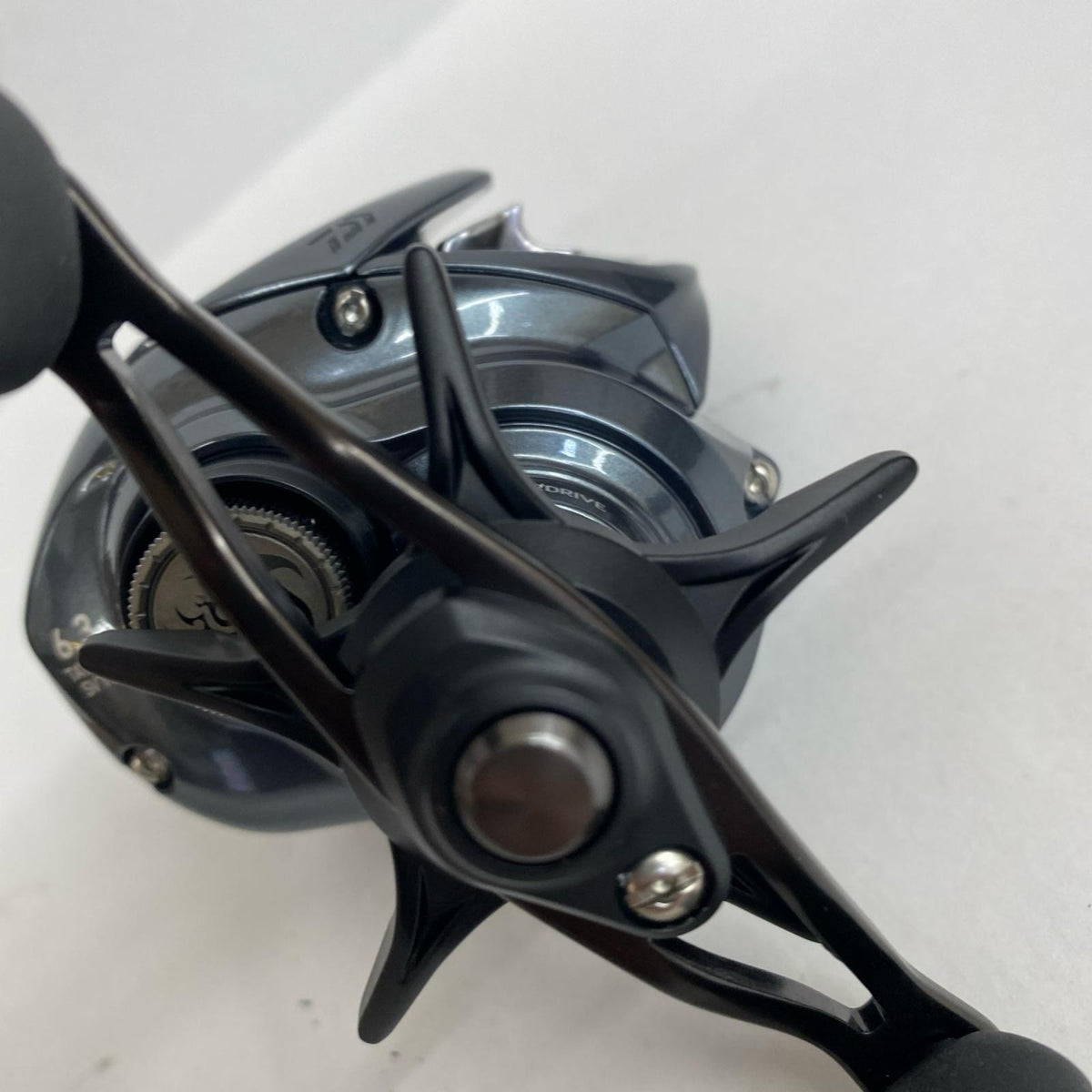 【フィッシング/釣り/釣具/リール】 【ベイトリール/右ハンドル】Daiwa | ダイワ 25タトゥーラSVTW 100【加古川店】