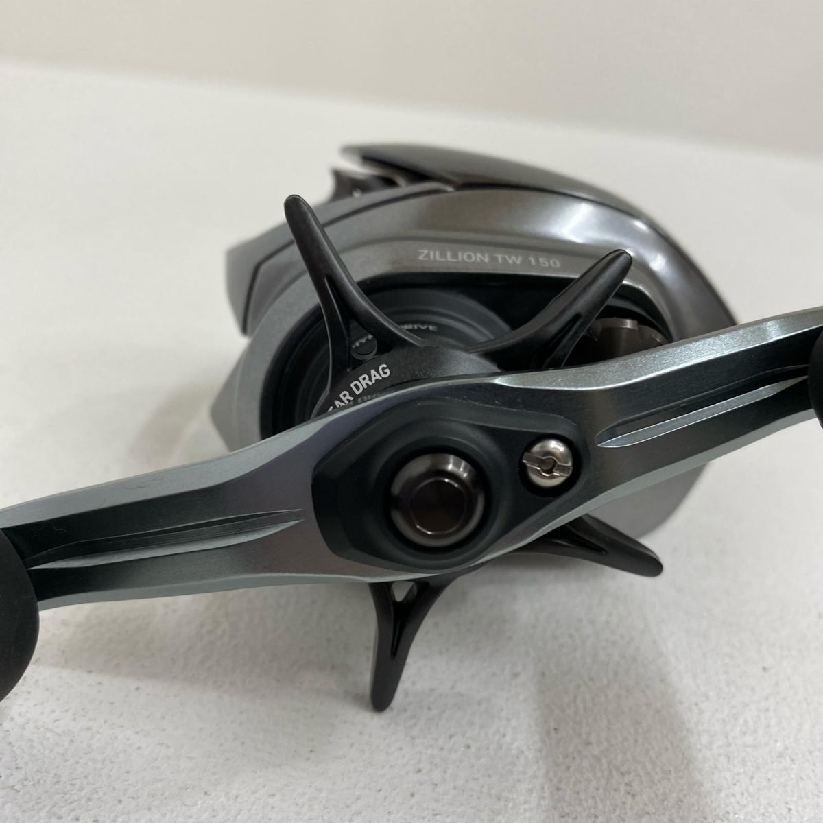 【フィッシング/釣り/釣具/リール】 【ベイトリール/左ハンドル】Daiwa | ダイワ 26ジリオンTW 150HL【加古川店】