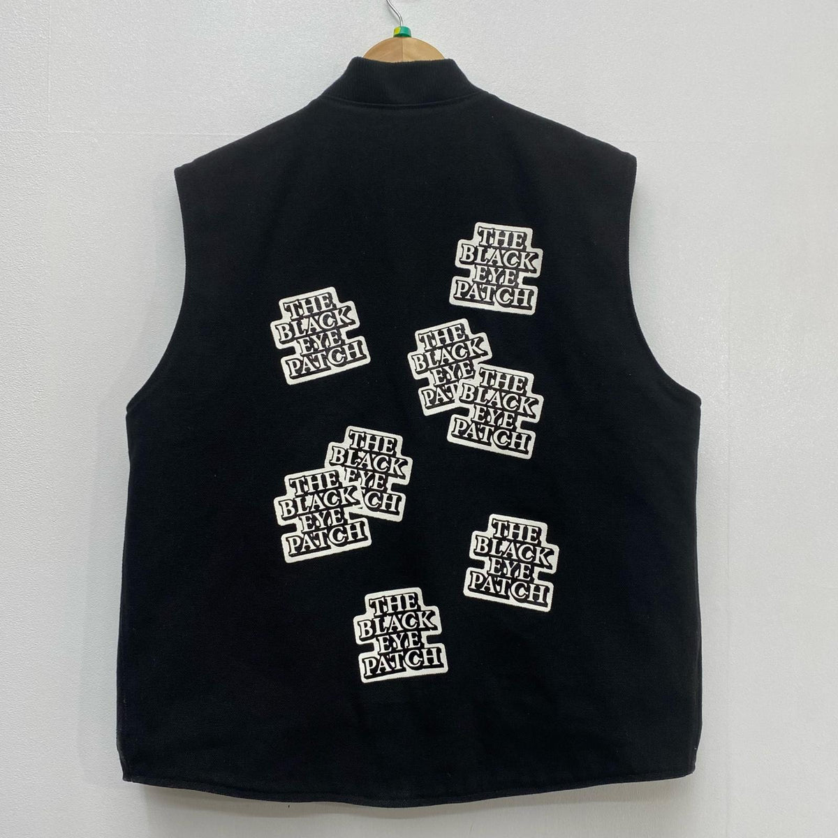 BlackEyePatch | ブラックアイパッチ Sticker Slapped Duck Vest ダウンベスト ブラック サイズ：L【加古川店】