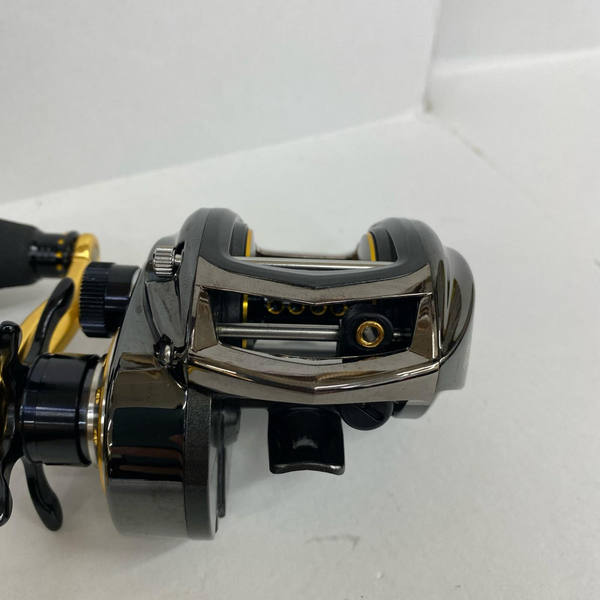 【フィッシング/釣り/釣具/リール】 【ベイトリール/右ハンドル】AbuGarcia | アブガルシア レボビッグシューターコンパクト【加古川店】