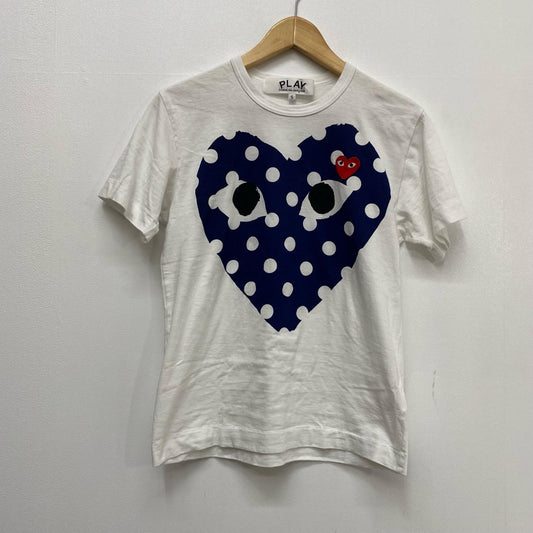 PLAY COMME des GARCONS | プレイコムデギャルソン navy polka dot heart t-shirt 半袖Ｔシャツ AX-T234 ホワイト サイズ：S【加古川店】