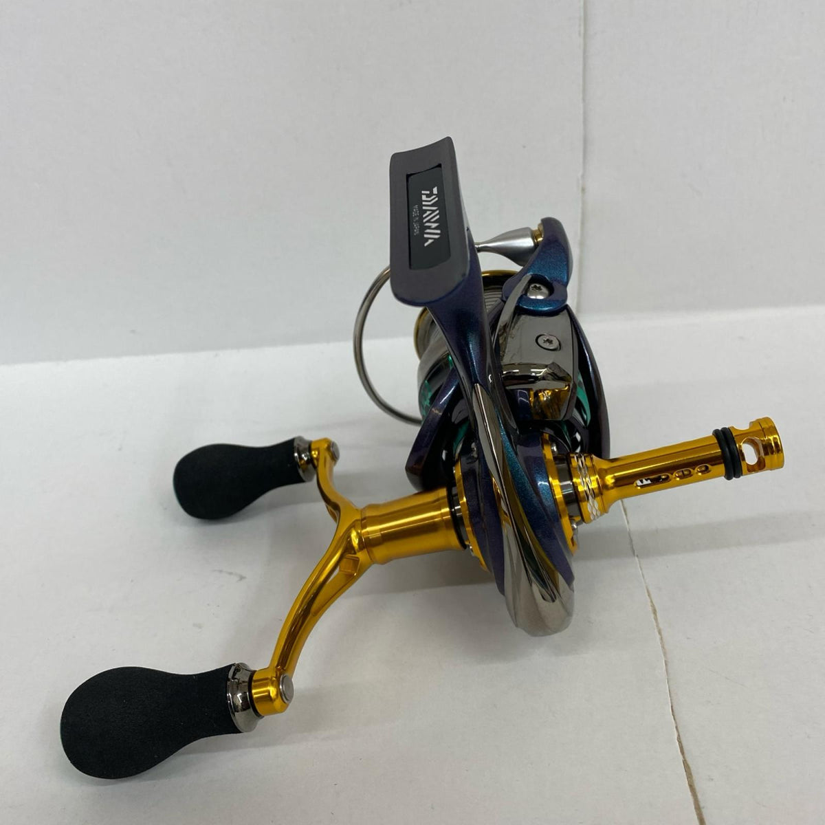 【フィッシング/釣り/釣具/リール】 【スピニングリール】Daiwa | ダイワ 15エメラルダスAIR カスタムスタンド 2508PE-DH【加古川店】
