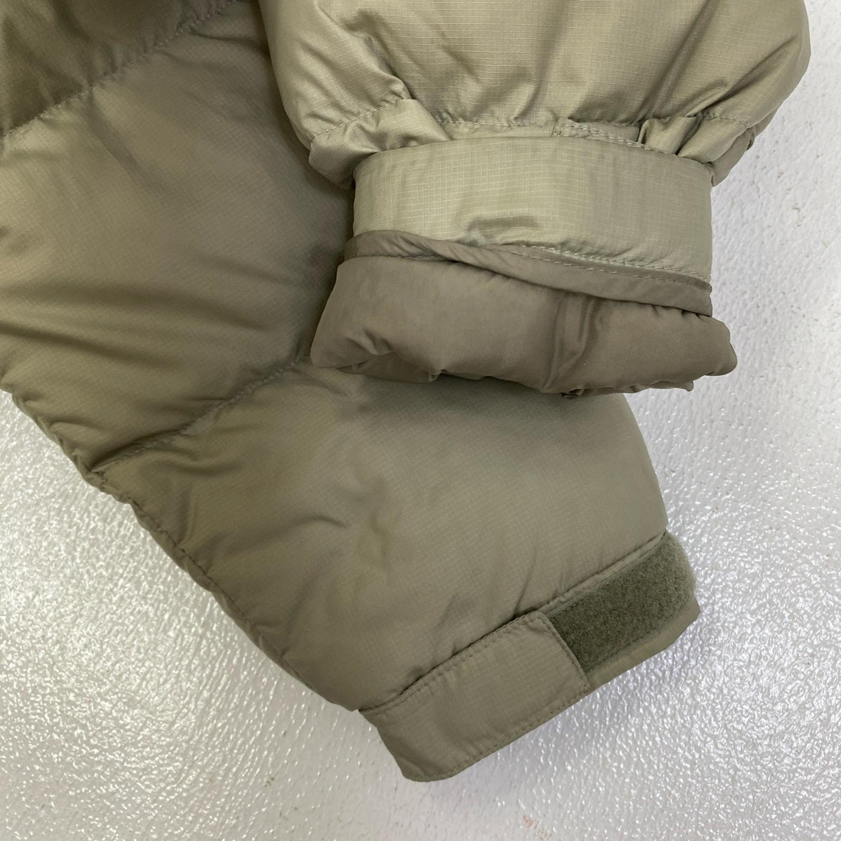 THE NORTH FACE | ザ・ノースフェイス ダウンジャケット NDW92335 ベージュ サイズ：M【加古川店】