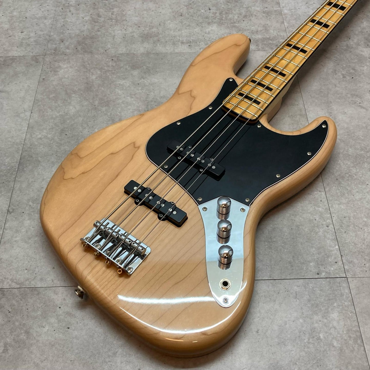Squier by Fender | スクワイヤバイフェンダー 楽器 Classic Vibe 70s Jazz Bass【三重本店】