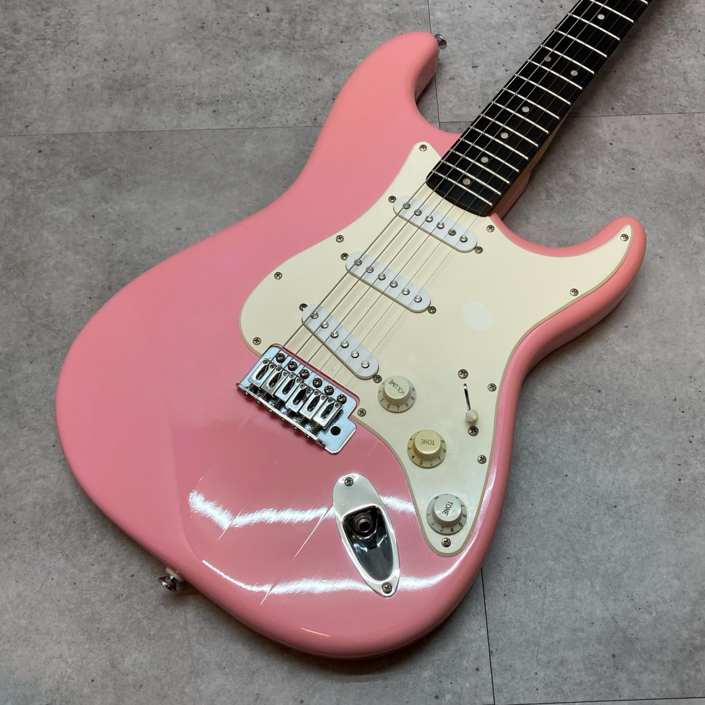 Squier by Fender | スクワイヤバイフェンダー 楽器 Bullet Start【三重本店】