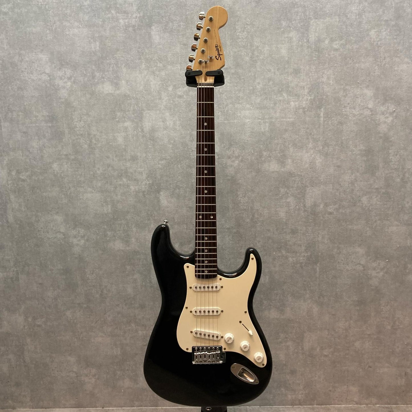 Squier by Fender | スクワイヤバイフェンダー 楽器 Bullet Strat【三重本店】