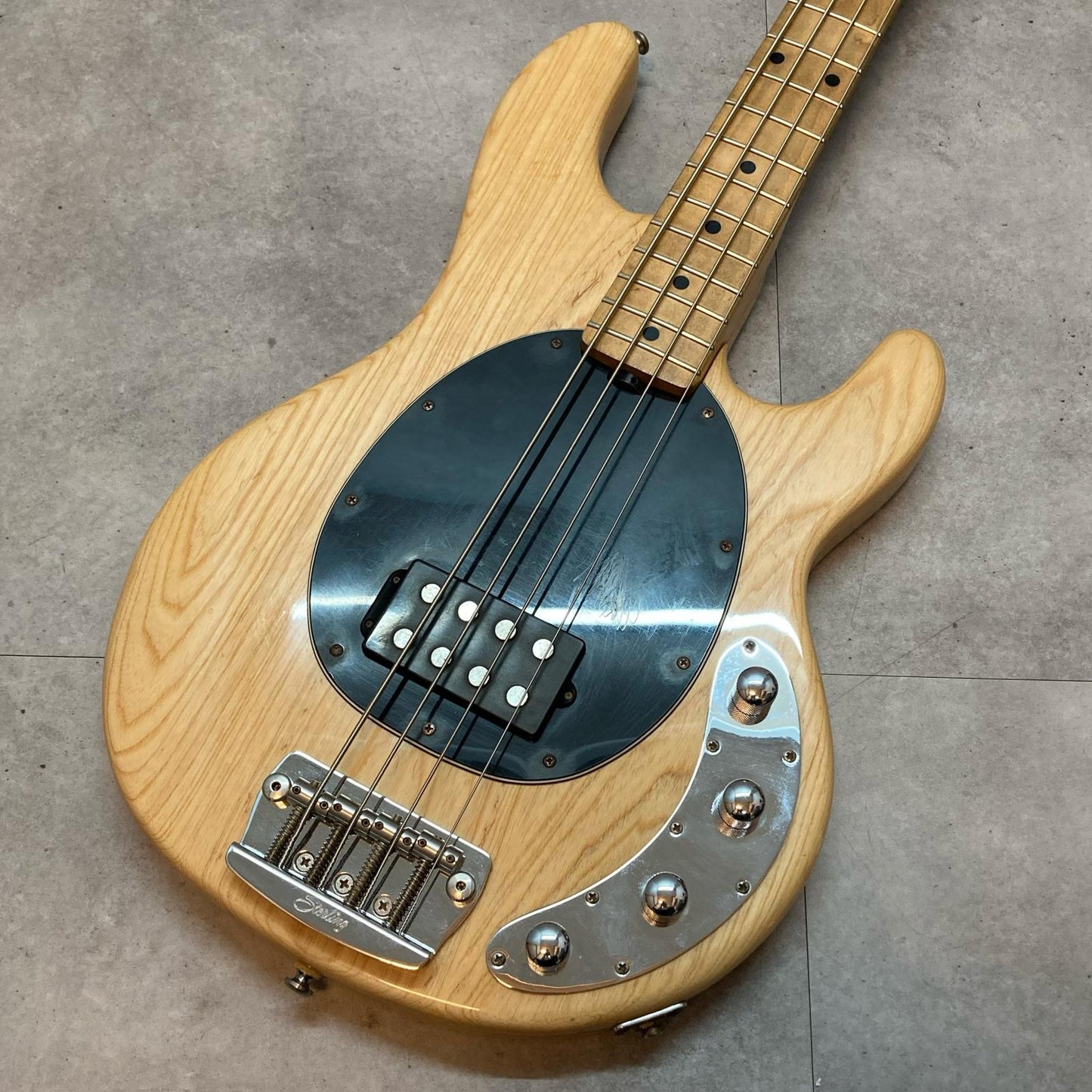 Sterling by MUSIC MAN | スターリングバイミュジックマン 楽器 Ray34【三重本店】