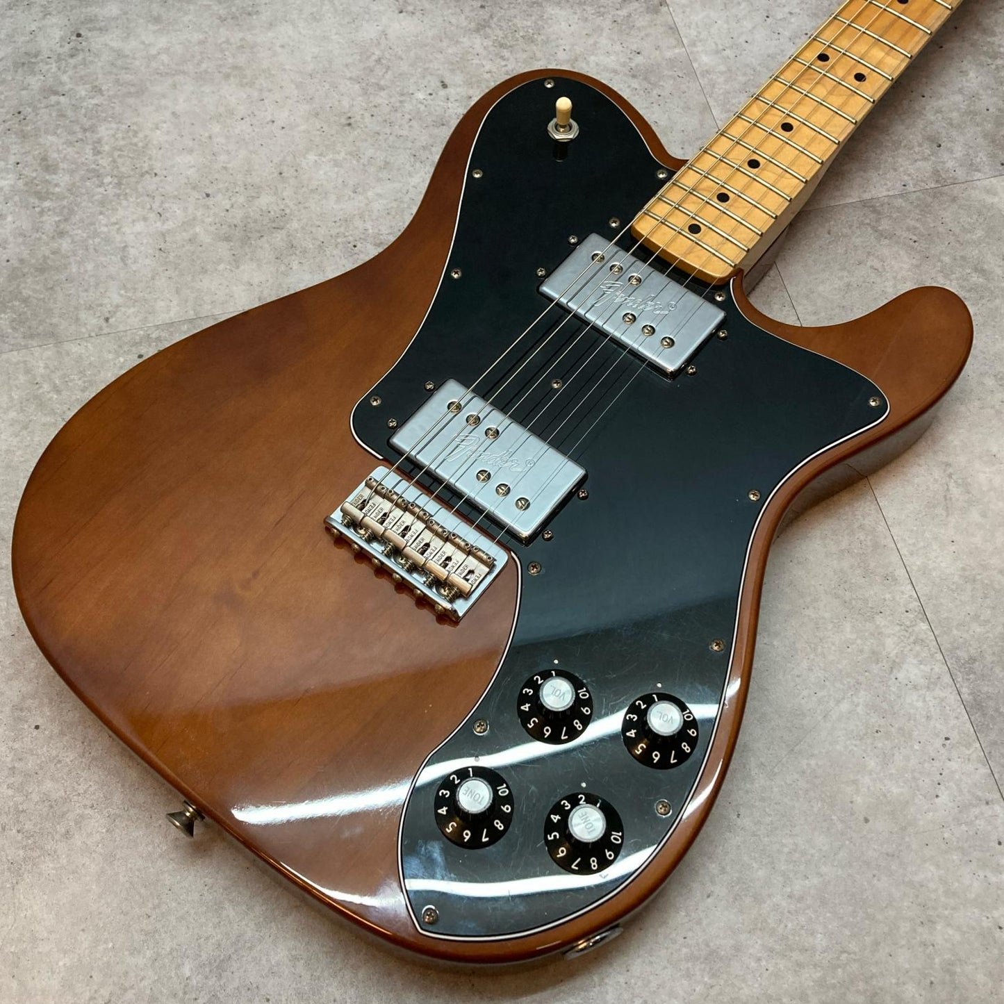 Fender | フェンダー 楽器 Classic Series 72 Telecaster Deluxe Walnut【三重本店】