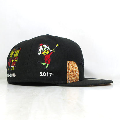 NEW ERA | ニューエラ 7 3/8 (58.7cm) ×おやつカンパニー ベビースターラーメン 59FIFTY / ロゴ＆キャラクター刺繍 ベビースターラーメンプリント キャップ キャップ ブラックなど【三重本店】