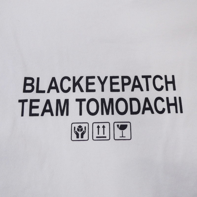 【中古】BlackEyePatch | ブラックアイパッチ TEAM TOMODACHI LABEL TEE 半袖Ｔシャツ BEPSS24EI28 ホワイト サイズ：L