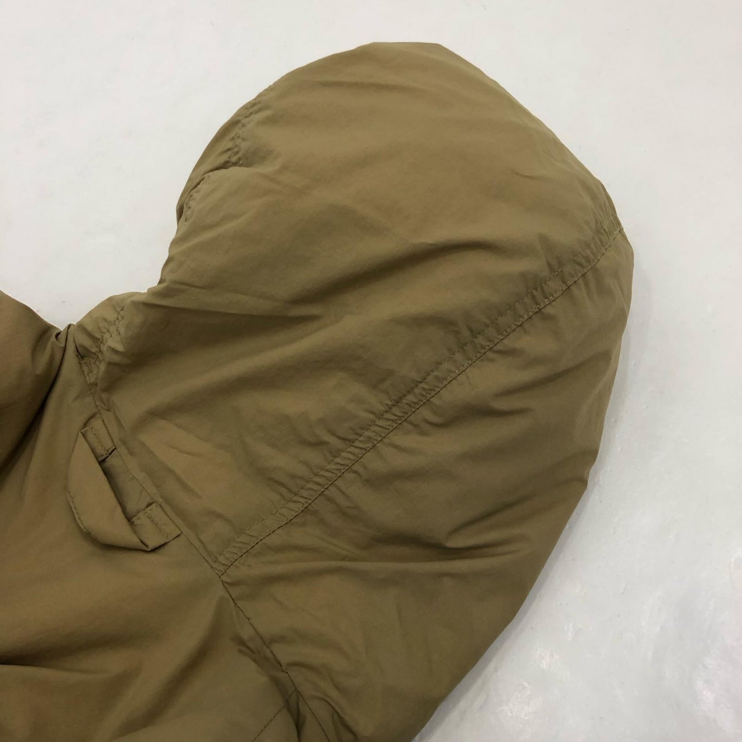 【中古】無印良品 | ムジルシリョウヒン 撥水フード付きダウンジャケット ダウンジャケット 341574-378 2023A/W ベージュ サイズ：M