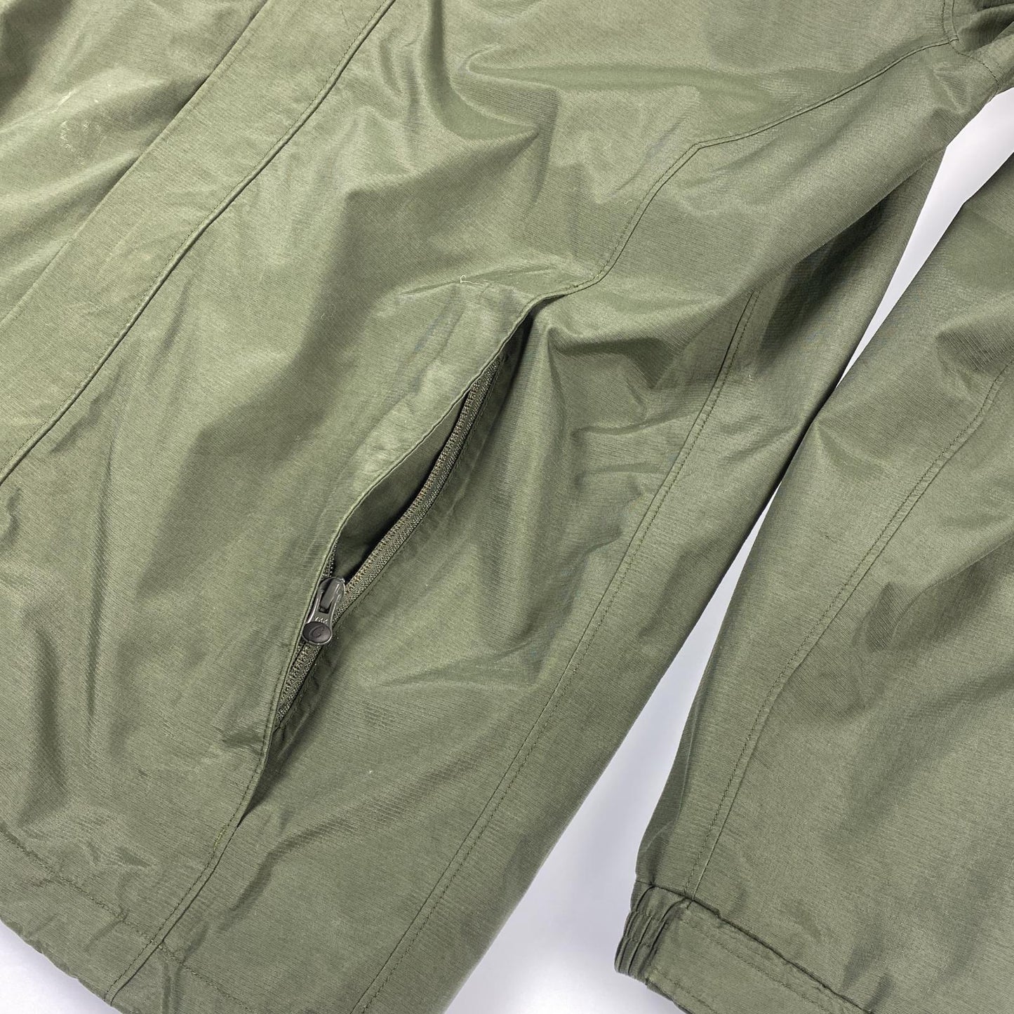 【中古】 マウンテンパーカー 981372 年式:90s オリーブ サイズ：M