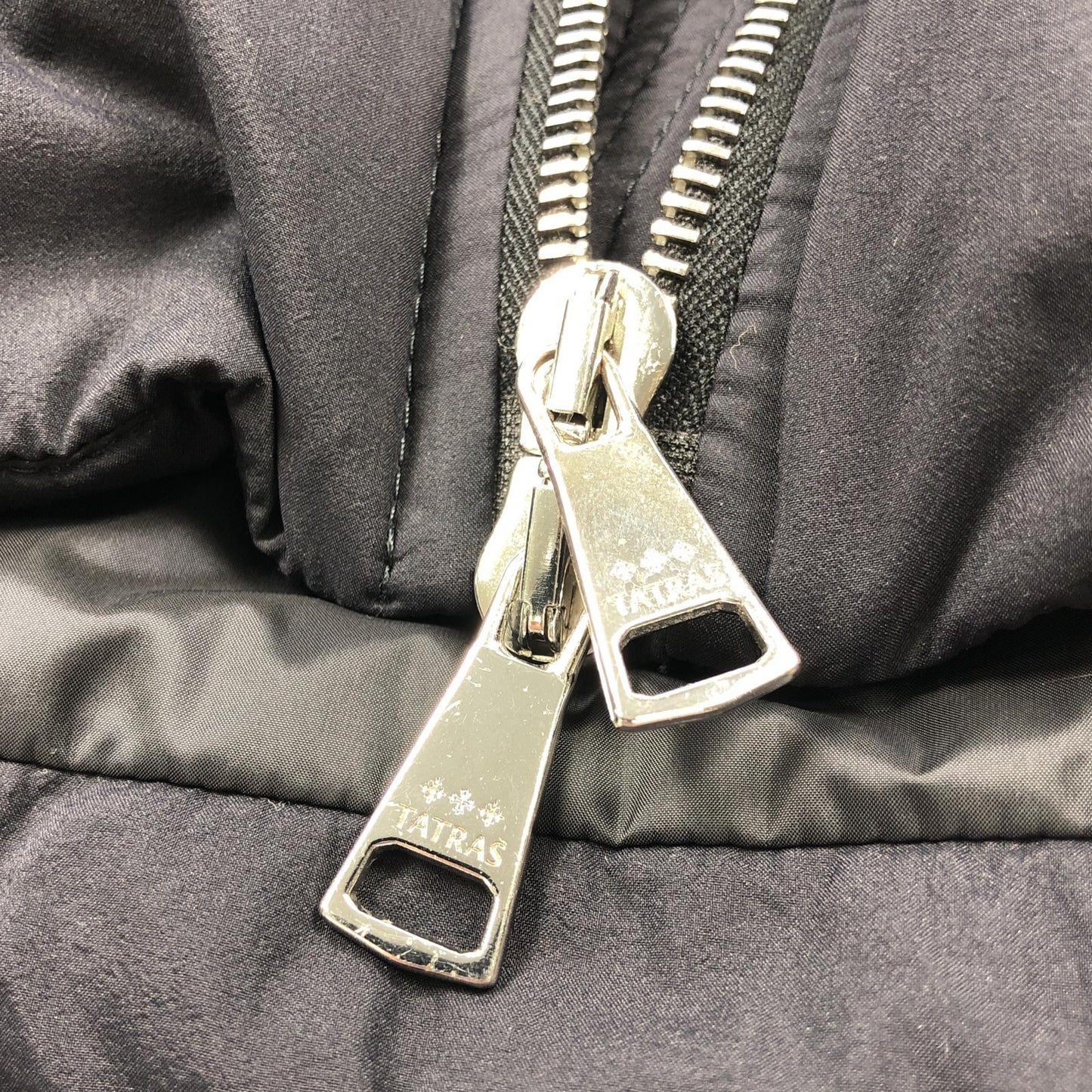 【中古】TATRAS | タトラス DINANDO ダウンジャケット MTSE22A4837-D 国内正規品 2022A/W ブラック サイズ：3