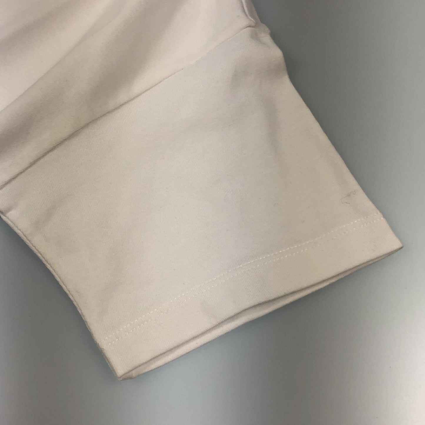 【中古】Herno | ヘルノ 手描き風ロゴプリントTシャツ 半袖Ｔシャツ JG000178D 2023S/S ホワイト サイズ：40
