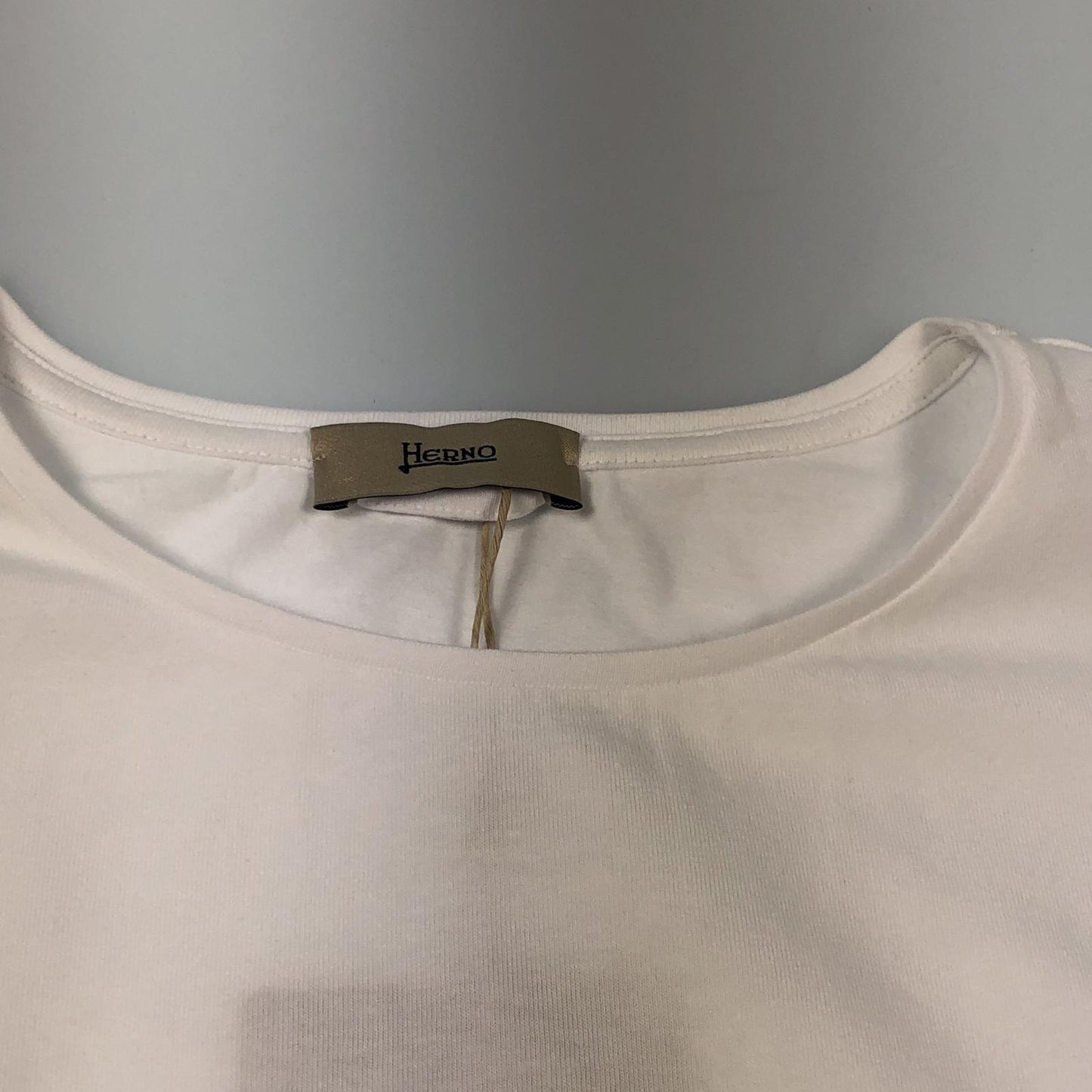 【中古】Herno | ヘルノ 手描き風ロゴプリントTシャツ 半袖Ｔシャツ JG000178D 2023S/S ホワイト サイズ：40