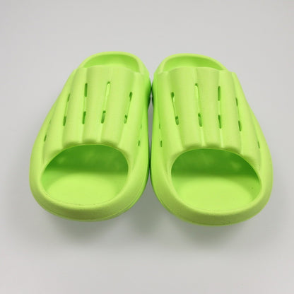 【中古】UGG | アグ FOAMO SLIDE サンダル ライトグリーン 24cm