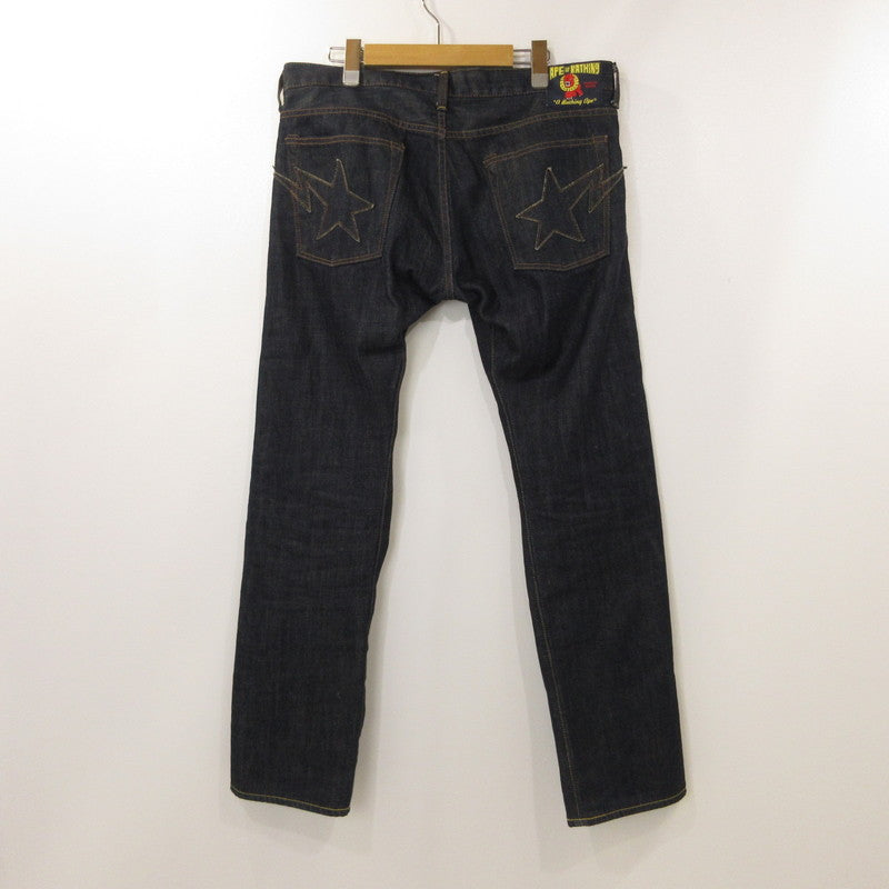 【中古】A BATHING APE | アベイシングエイプ デニムパンツ ブルー サイズ：M