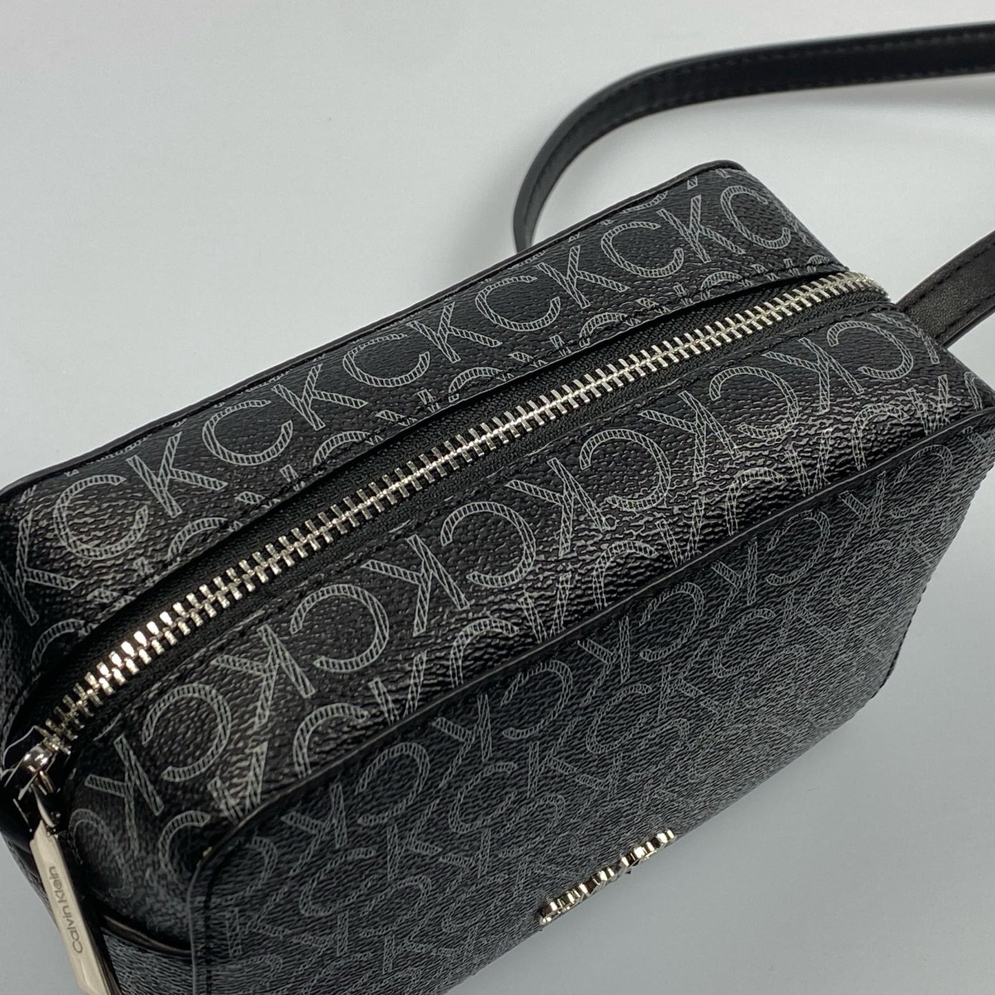 【中古】Calvin Klein | カルバンクライン CK MUST CAMERA BAG MONO ショルダーバッグ K60K610294 2024S/S ブラック