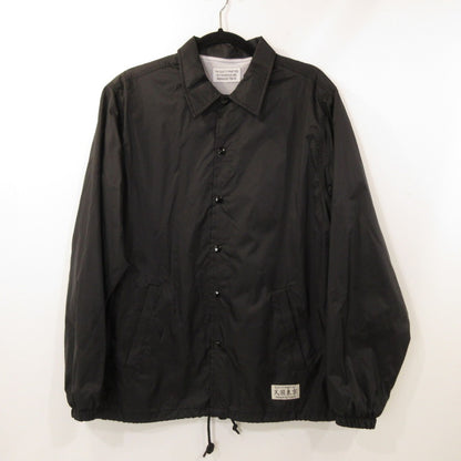 【中古】WACKO MARIA | ワコマリア 天国東京 COACH JACKET その他アウター 23FWE-WMO-BL01 オールドイングリッシュロゴ ブラック サイズ：M