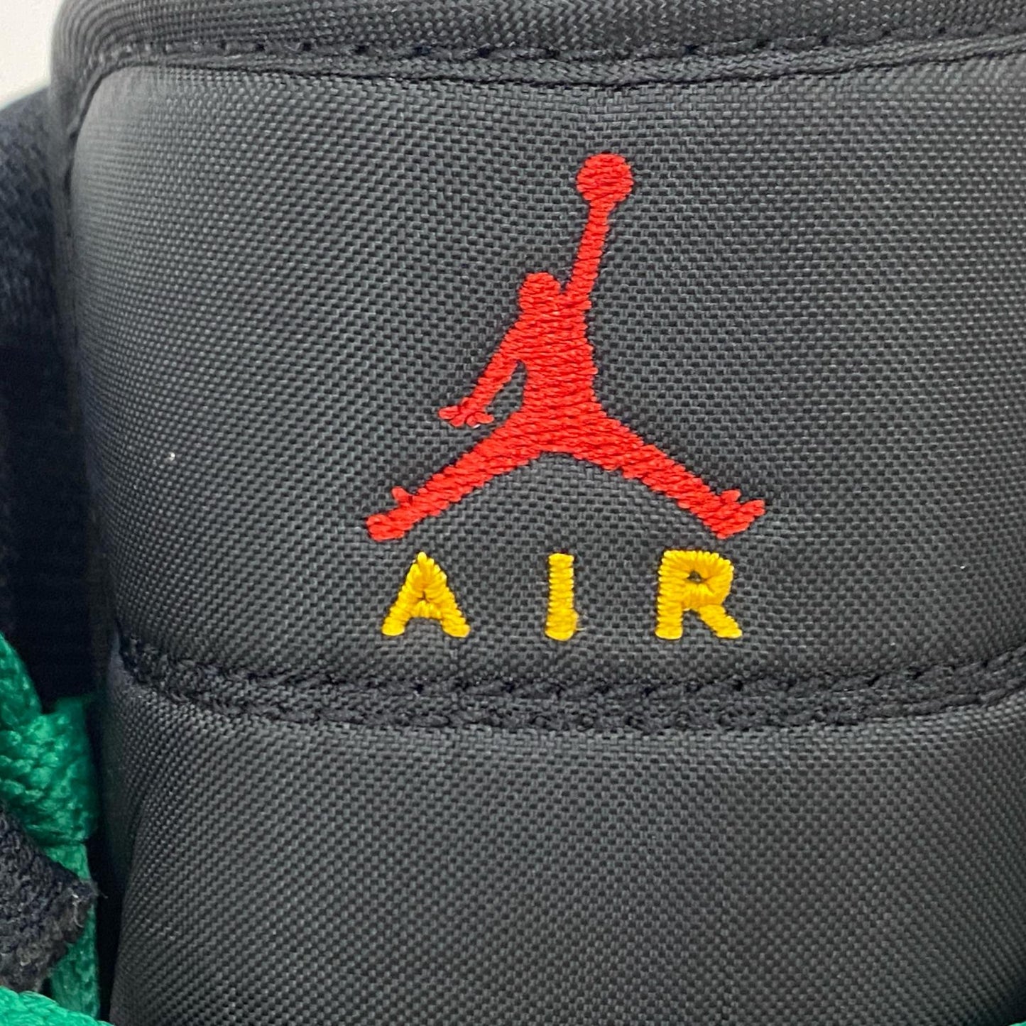 【中古】NIKE | ナイキ AIR JORDAN 1 MID 'HOLIDAY SPECIAL' スニーカー DQ8417-006 2022A/W 27.0cm レッド 27cm