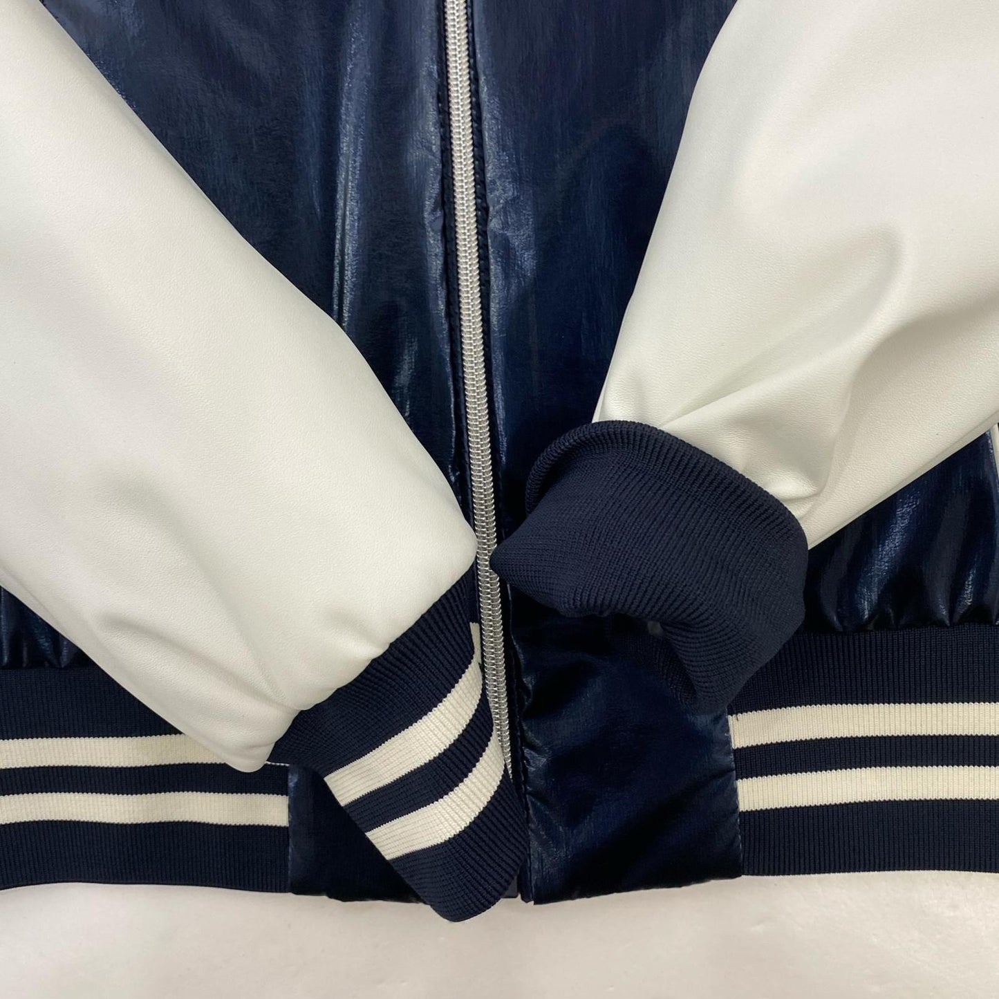 MONCLER | モンクレール RADIS GIUBBOTTO スタジャン I19541A00015 53A3H ジュニアサイズ:14A ネイビー