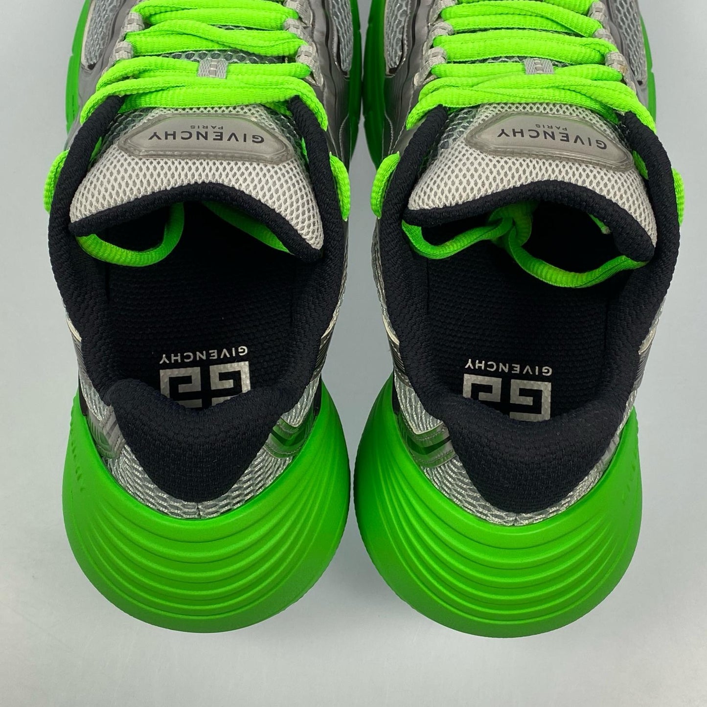GIVENCHY | ジバンシィ TK-MX RUNNER スニーカー BH008MH1FN シルバー