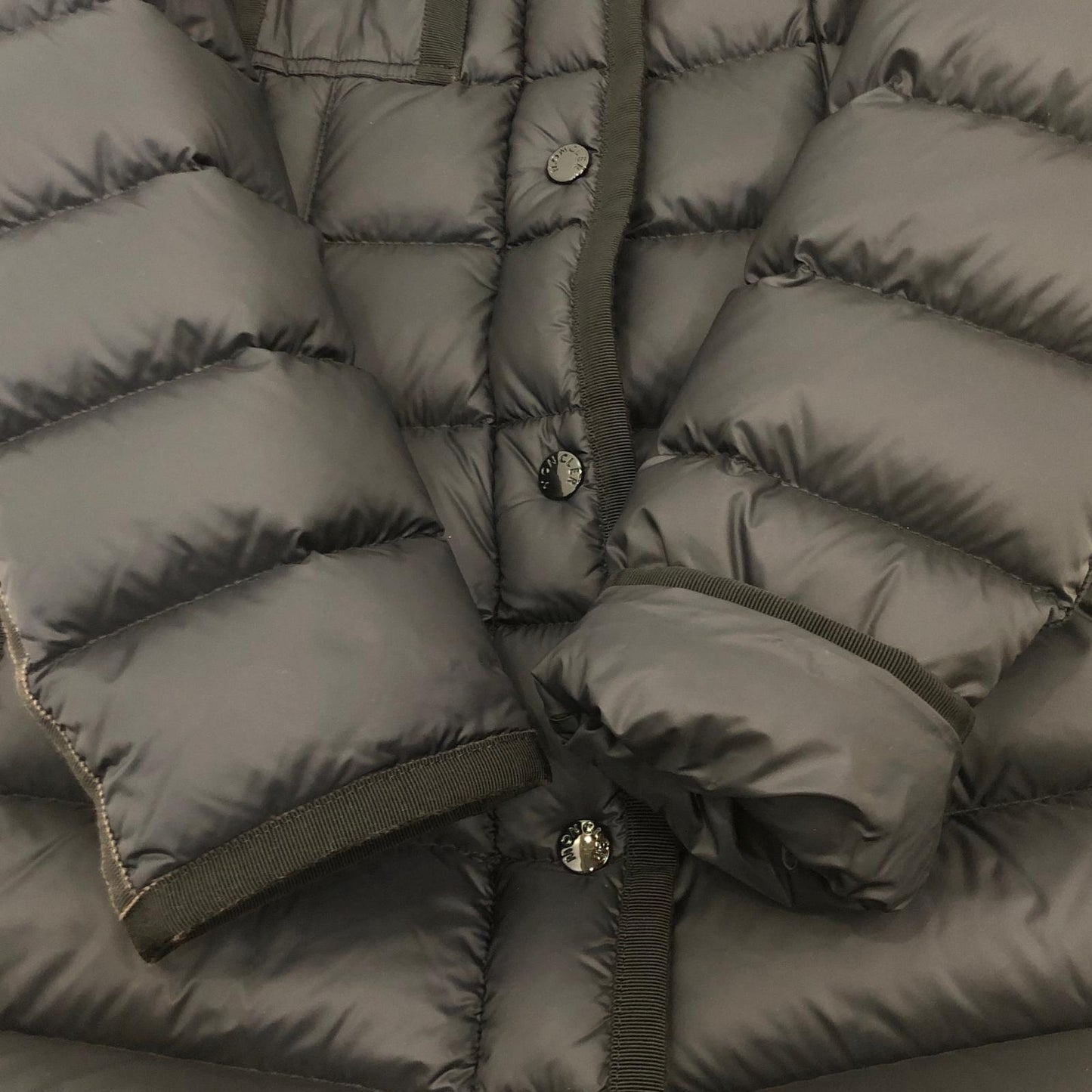 MONCLER | モンクレール HERMINE ダウンジャケット D20934930005 国内正規品 ブラック【姫路東店】