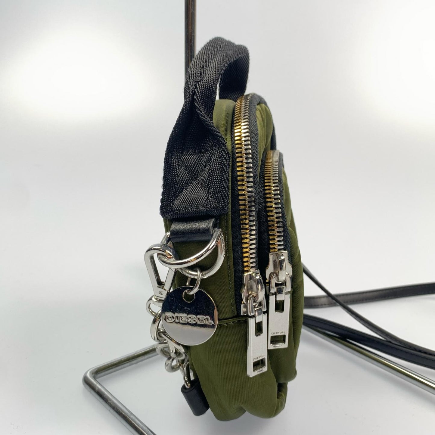 【中古】DIESEL | ディーゼル ショルダーバッグ X07656 カーキ