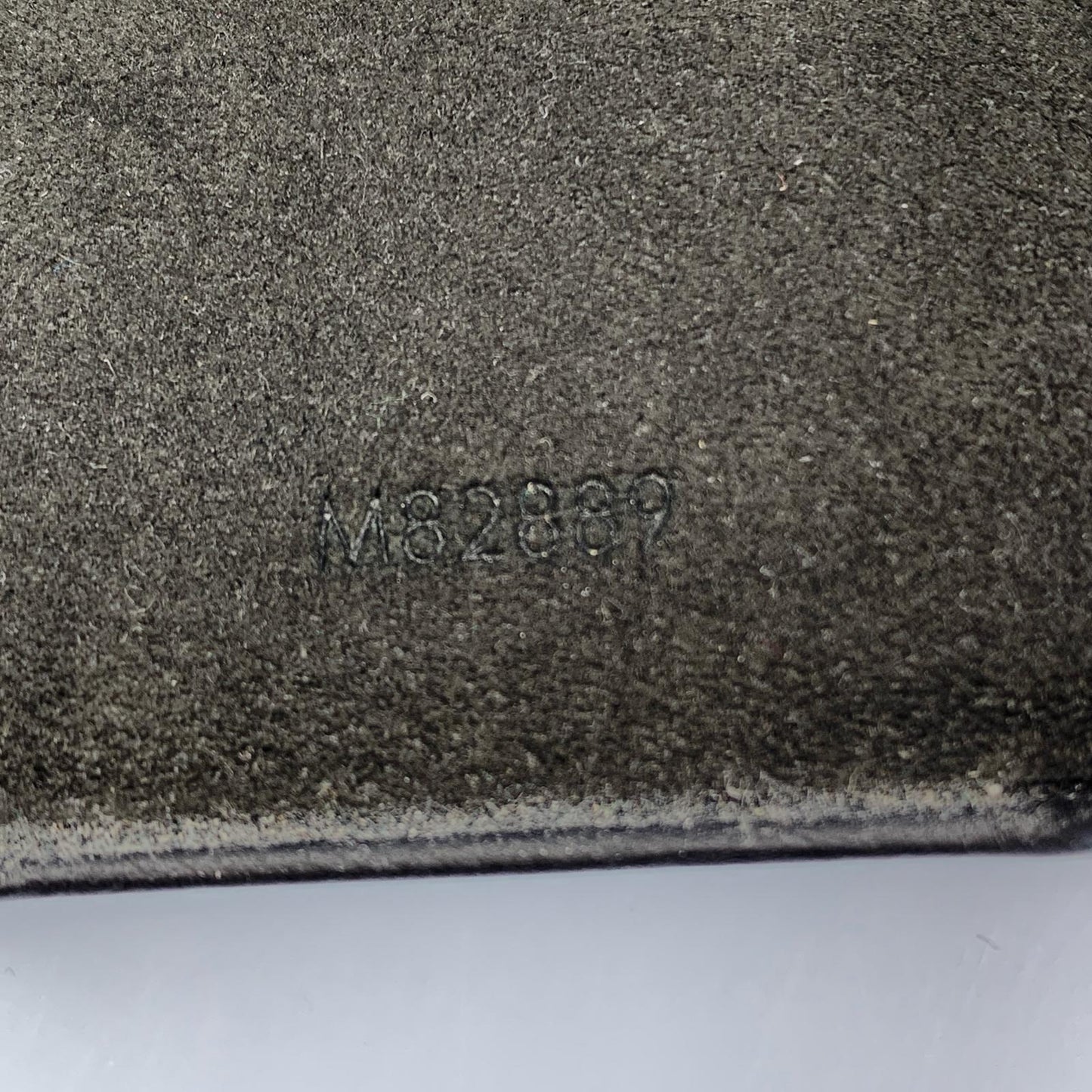 【中古】LOUIS VUITTON | ルイ・ヴィトン バンパー 15 PRO その他小物 M82889 ME0234