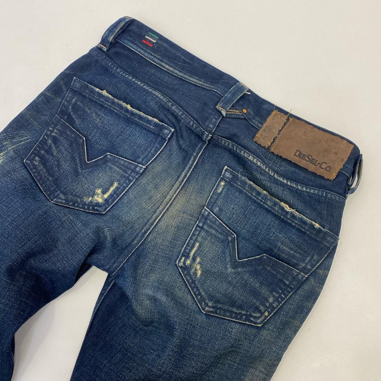 DIESEL | ディーゼル LARKEE デニムパンツ サイズ:W27 ネイビー【姫路東店】