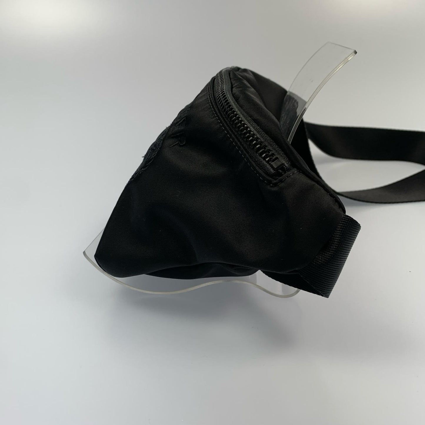 【中古】ONITSUKA TIGER | オニツカタイガー WAIST POUCH ウエストバッグ 3183A938 ブラック