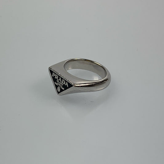 【中古】PRADA | プラダ エナメルシルバーリング リング・指輪 2JA201