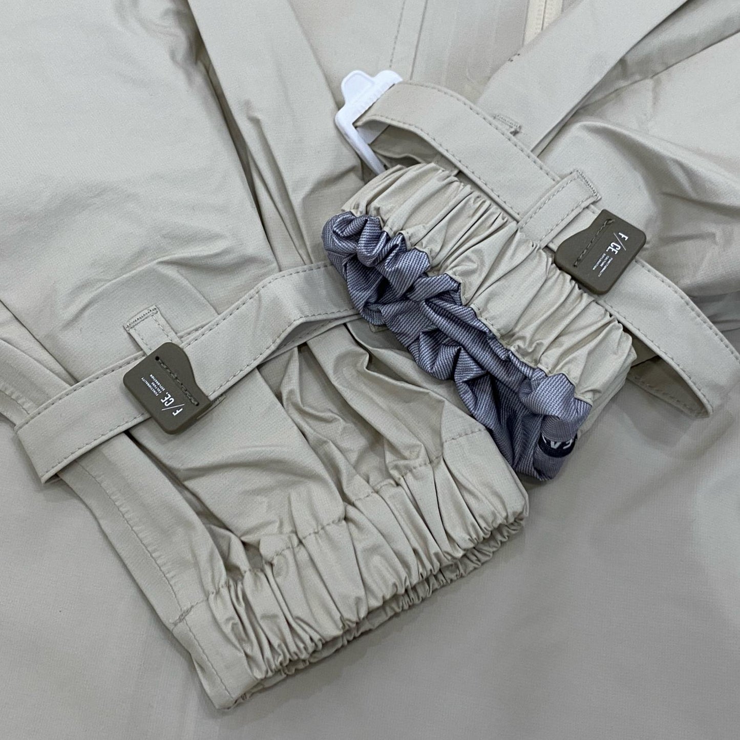 F/CE. | エフシーイー PERTEX WATERPROOF COAT その他アウター FPA08241U0001 レインコート アイボリー サイズ：M【姫路東店】