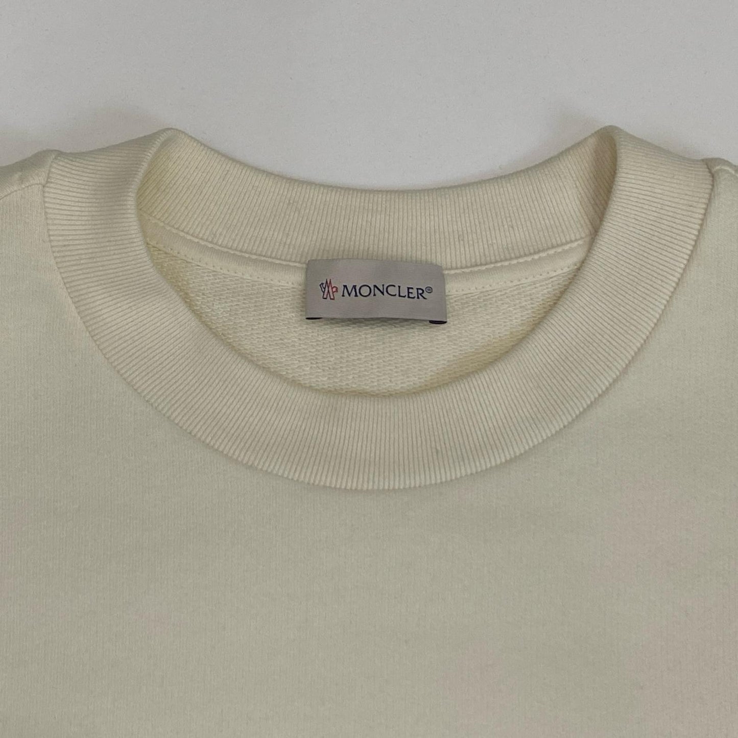 MONCLER | モンクレール basketball logo crewneck sweat スウェット K10918G00008 スウェットシャツ 2025S/S 国内正規品 アイボリー サイズ：L【姫路東店】