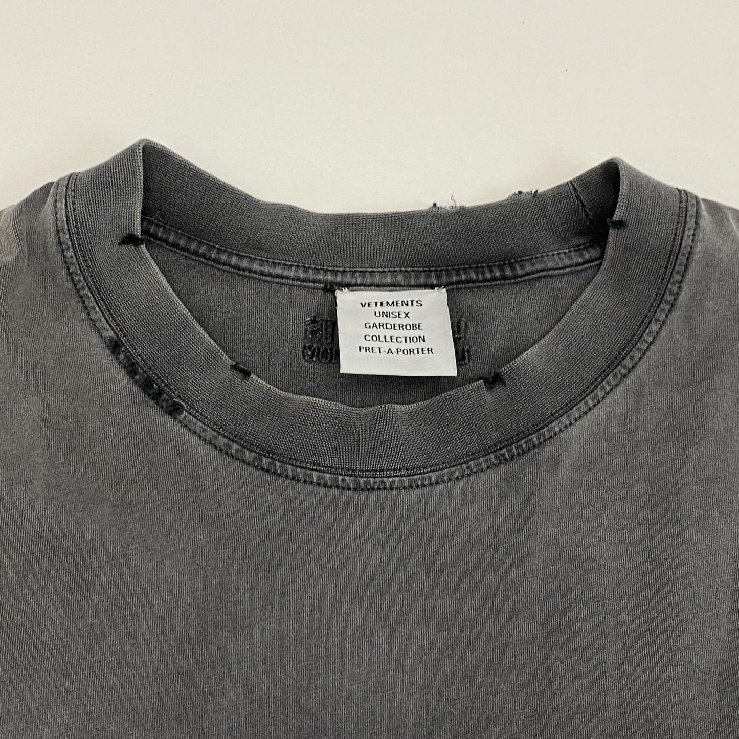 VETEMENTS | ヴェトモンベトモン TEASE ME FADED T-SHIRT 半袖Ｔシャツ UE63TR280B 並行品 チャコールグレー サイズ：S【姫路東店】