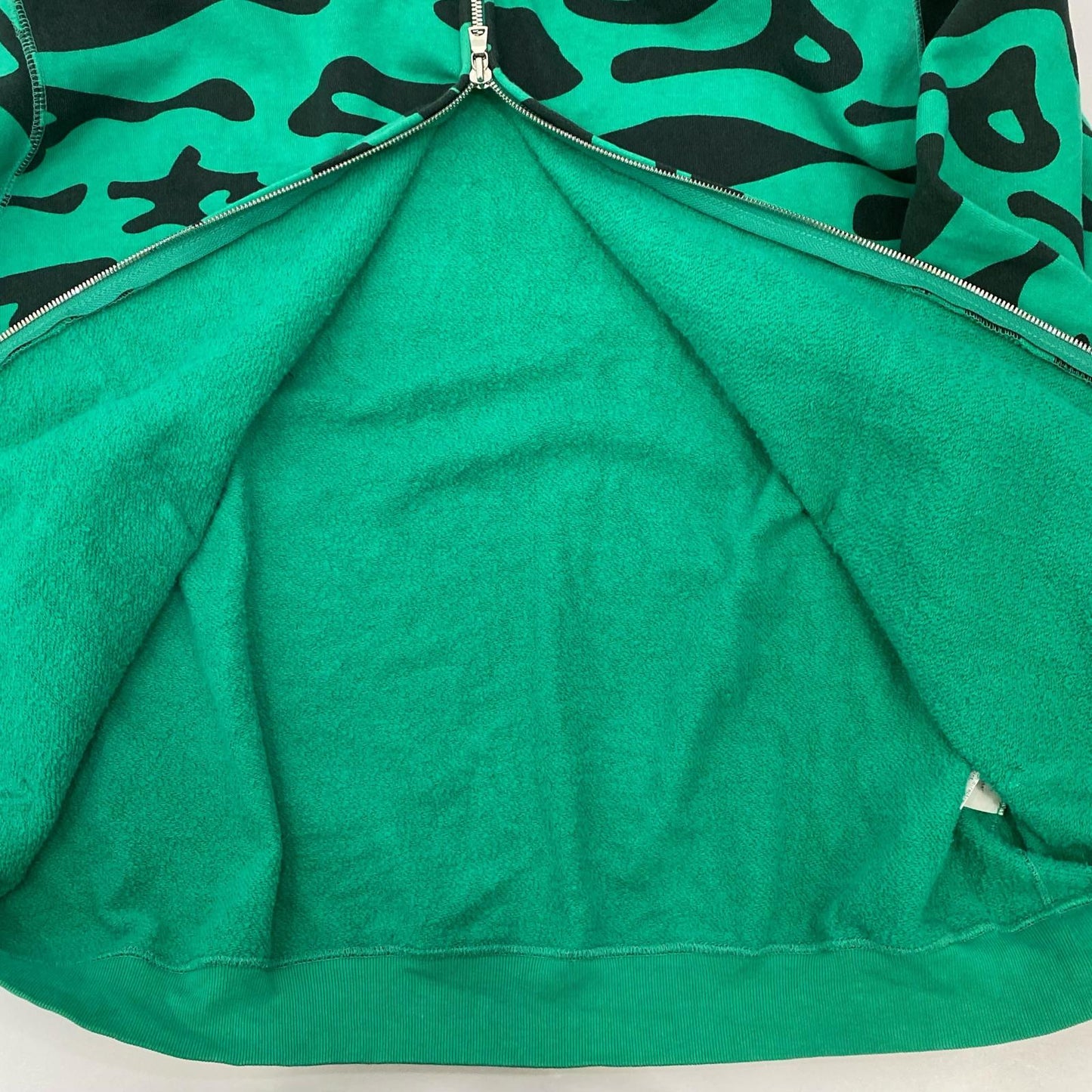 A BATHING APE | アベイシングエイプ CAMO FISH FULLZIP HOODIE パーカー サイズ：L【姫路東店】