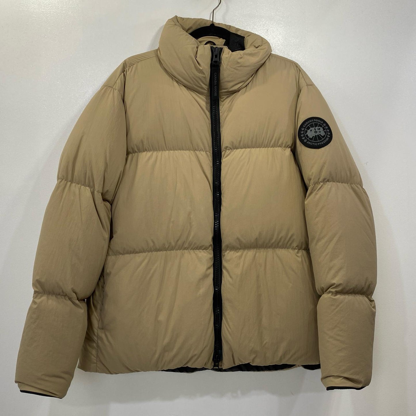 CANADA GOOSE | カナダグース ローレンスパッファージャケットブラックレーベル ダウンジャケット 2802MB 2024A/W 国内正規品 ベージュ サイズ：L【姫路東店】