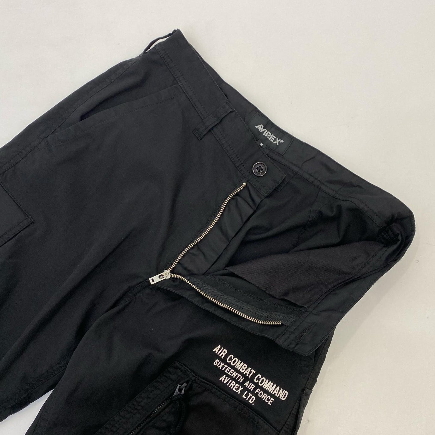 AVIREX | アヴィレックス MILITARY COMBINATION JOGGER PANTS カーゴパンツ 6116126 ブラック サイズ：M【姫路東店】