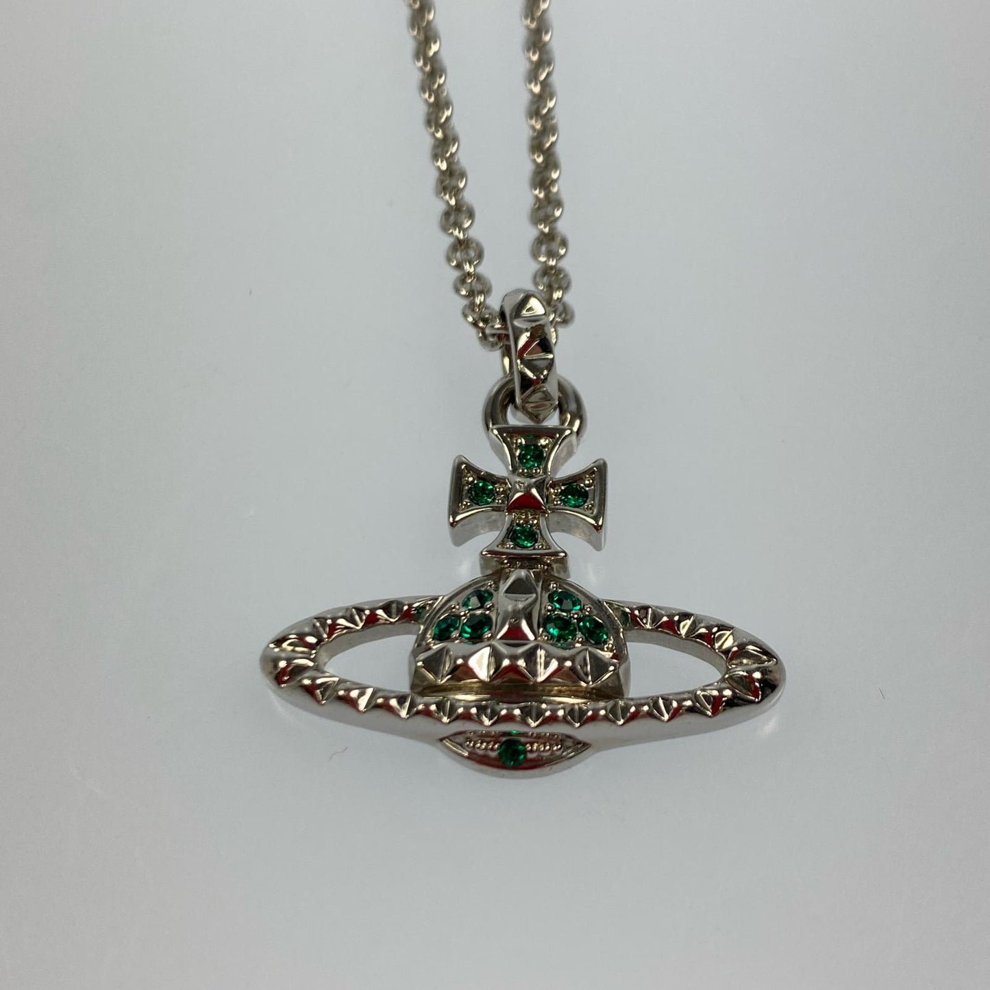 Vivienne Westwood | Mayfair Bas Relief Pendant Necklace Silver